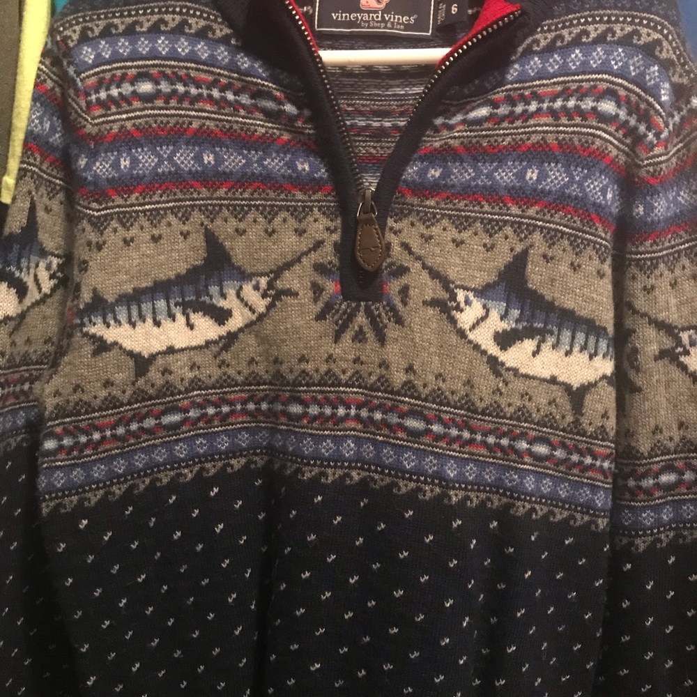 Vineyard Vines Boys Size 6 sweater